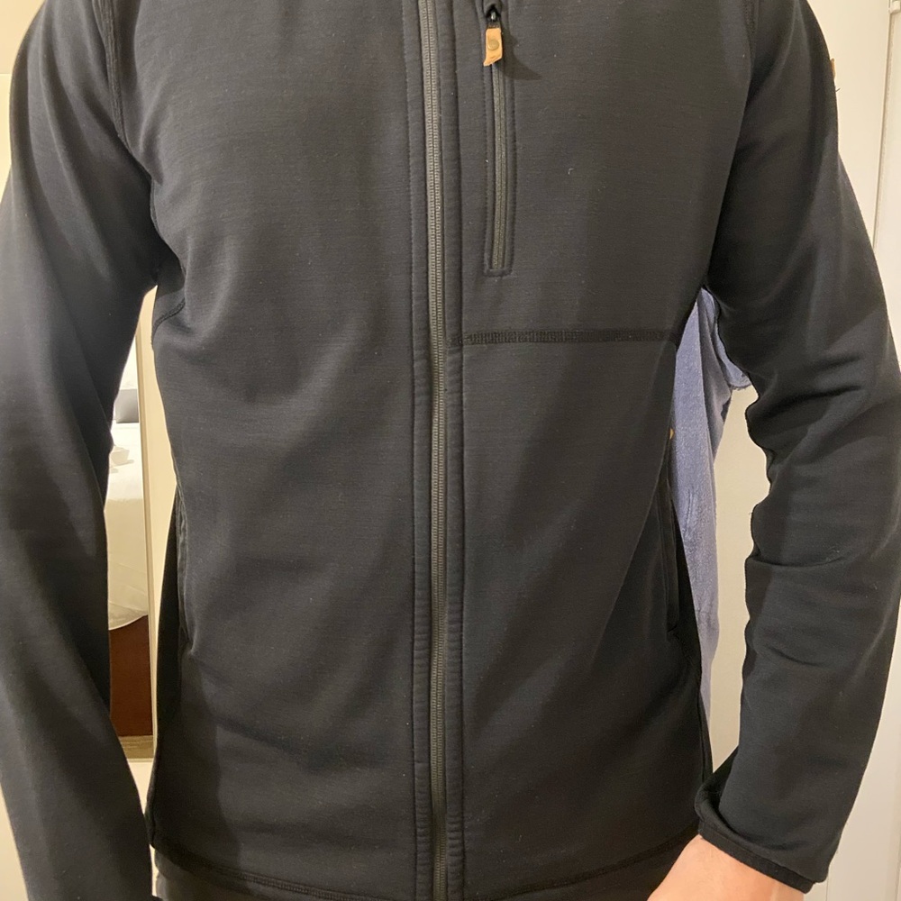 Fjallraven Men's Charcoal Lightweight Jacket
